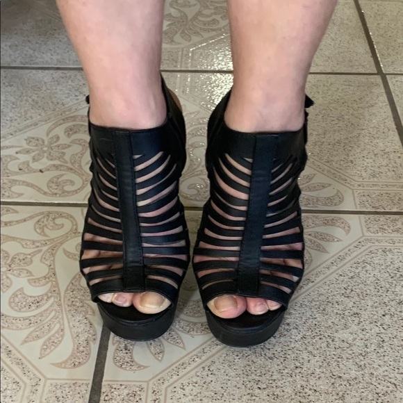 Women shoes size 6 - Picture 4 of 4